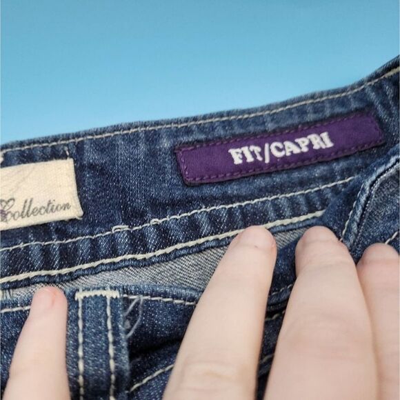 🔥Maurices Vigoss Rhinestone studded dark distressed jeans capri pants - Picture 9 of 11